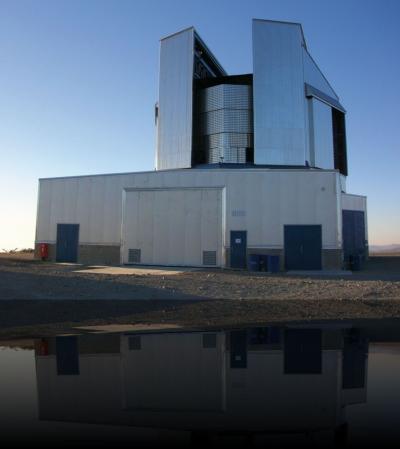 VISTA telescope enclosure